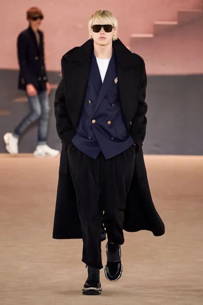 Look 27